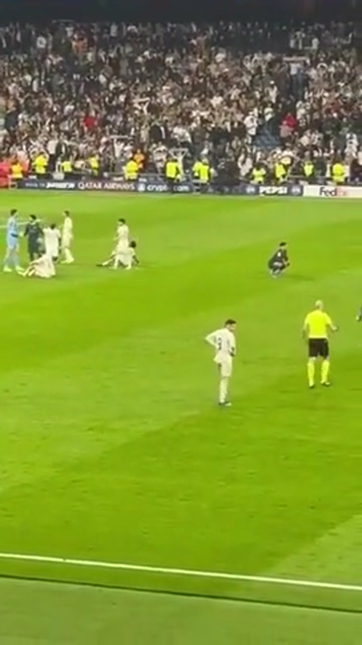 燃尽了！实拍巴尔韦德哨响时刻终于能缓一会了