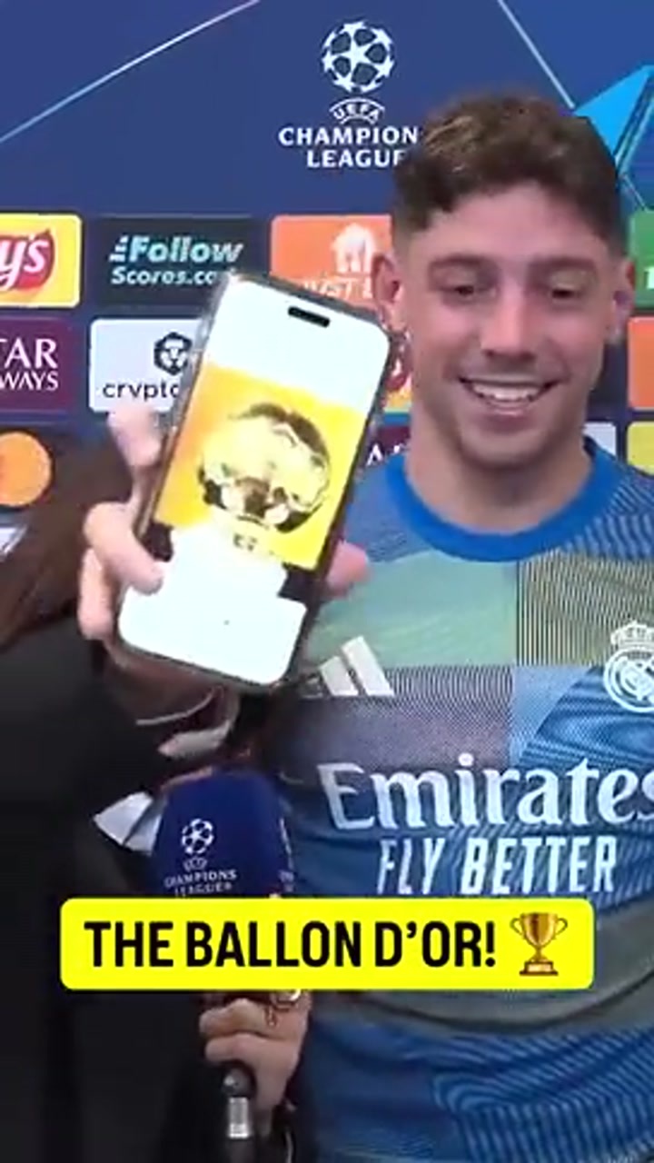 记者晒手机图：金球奖是你的！巴尔韦德调侃：手机也是吗？