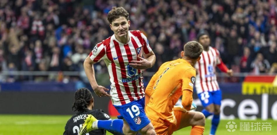 世体：巴萨追逐胡利安-阿尔瓦雷斯的最高预算为1亿欧元