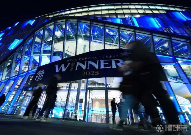 卫报：由于保级形势严峻，热刺推迟季票续订截止日期