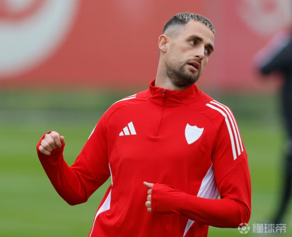 贾努扎伊：亚马尔场上表现足够出色，他的场外生活不该被指责