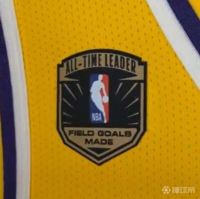 迎来复出，詹姆斯今日球衣补丁上刺有“历史第一进球数保持者”