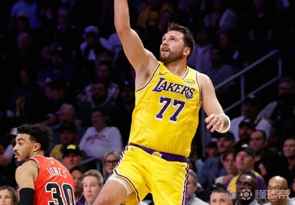 炸裂输出，东契奇爆砍51分10板9助3断&得分创湖人生涯新高