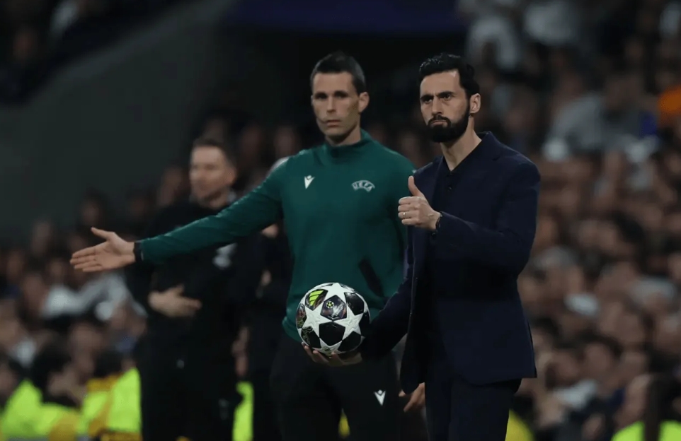 已超越卡西？阿韦洛亚：在我看来库尔图瓦就是皇马队史最佳门将