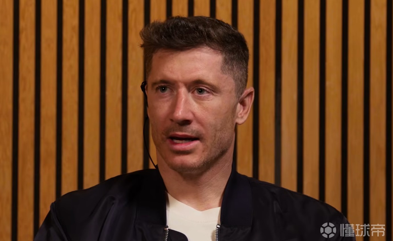 莱万：拜仁是顶级职业俱乐部，但巴萨让我感受到家的温暖