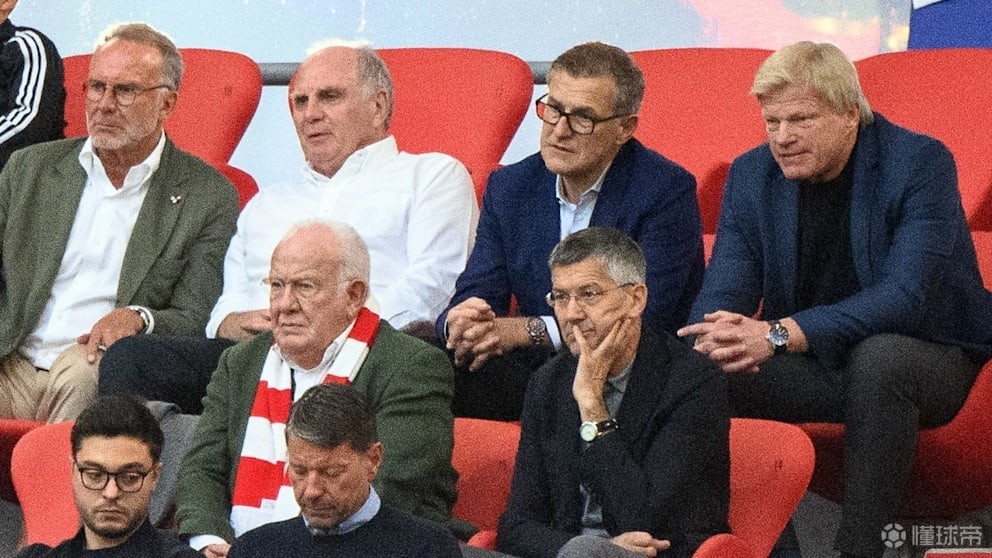 卡恩：拜仁管理层重组速度像蜗牛一样慢，这件事已拖了很多年