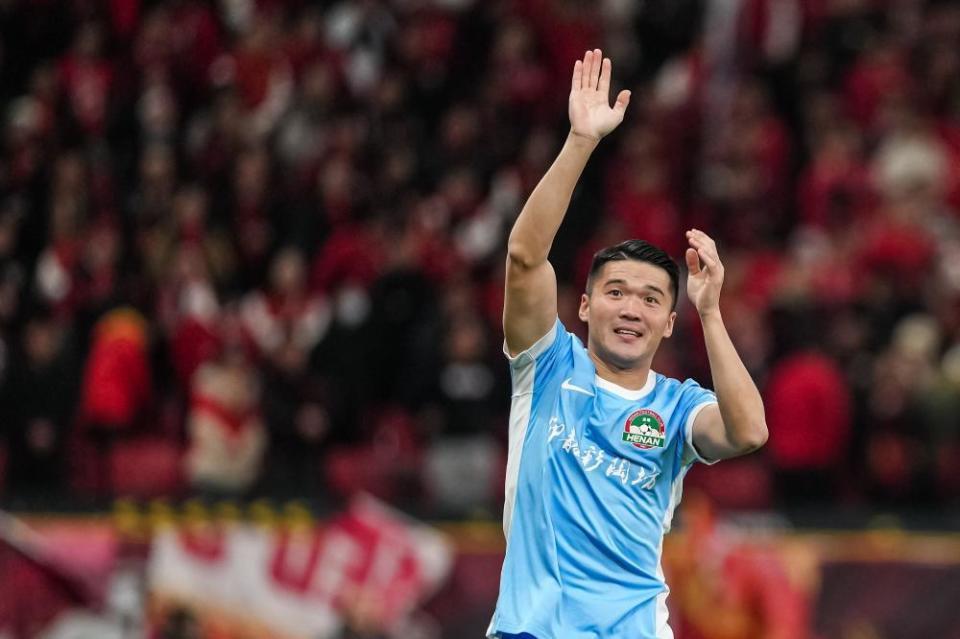 10分钟三失良机！钟义浩离谱射门，姆布拉中柱，古斯塔沃险受伤