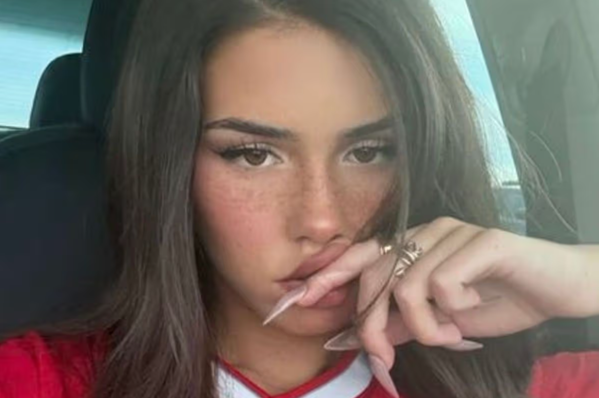 TikTok女神晒利物浦复古照引热议，球迷：让她来当主帅