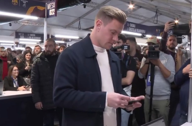 特尔施特根来投票 却发现他的名字不在选民登记册上