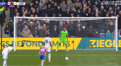 半场：水晶宫0-0利兹联，勒温造险+失点，古德蒙松染红