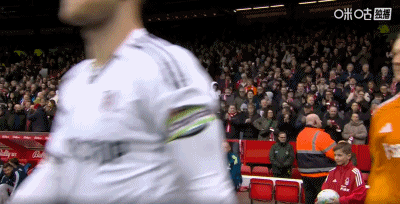 半场： 诺丁汉森林0-0富勒姆，内科-威廉斯、桑德-贝格染黄