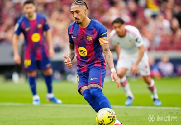 拉菲尼亚单场西甲比赛前21分钟打进两粒点球，为21世纪第一人