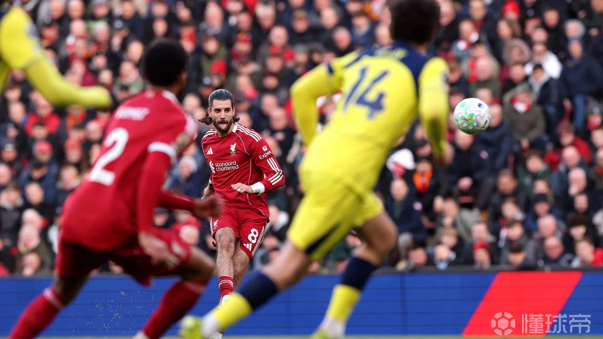 索博本赛季英超4次直接任意球破门，但1次主罚点球射失