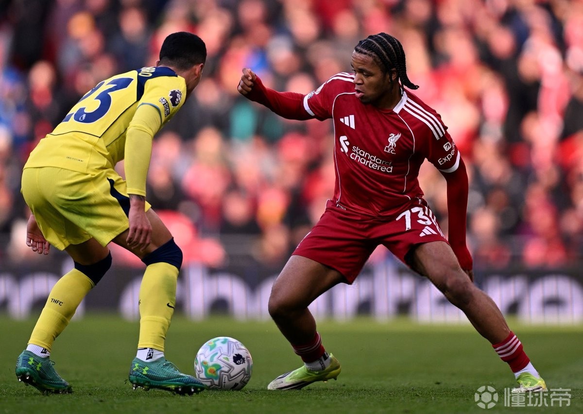 自有统计以来，恩古莫哈是英超单场完成7次过人最年轻的球员