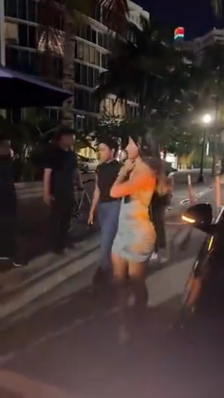 球迷拍到梅西夫妇在迈阿密共进晚餐