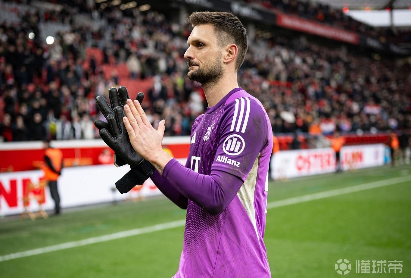 乌尔赖希：长时间不比赛后需要几分钟适应；门将间关系非常好