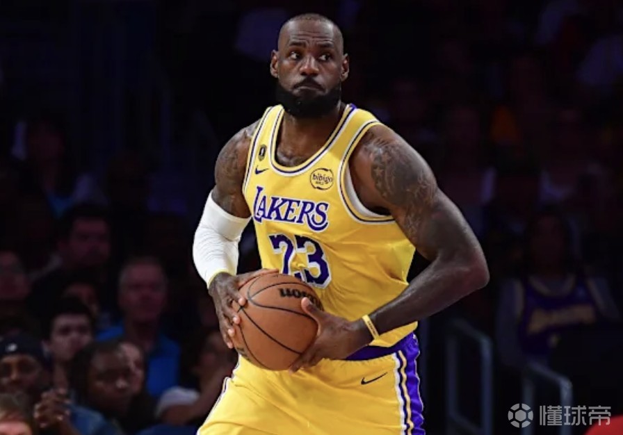 Shams：詹姆斯还没决定未来，但联盟普遍认为他还会再打一年