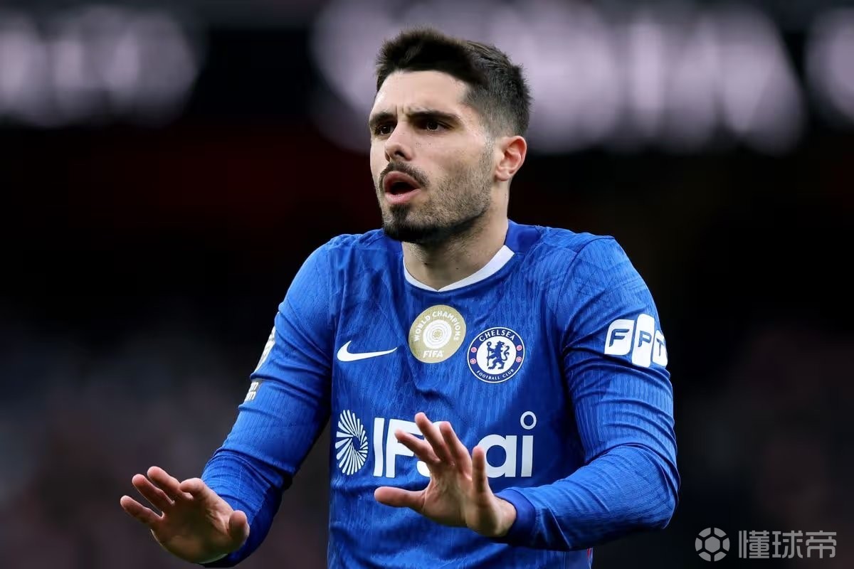 记者：内托欧冠推搡巴黎球童逃过处罚，仅被警告未遭禁赛