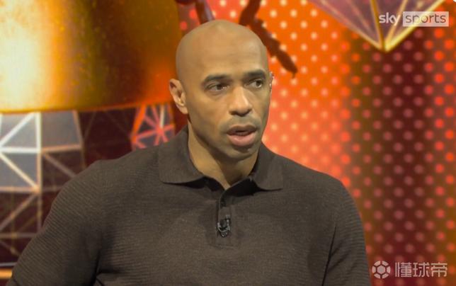 亨利称赞B费：他就像学校里那个鹤立鸡群的孩子