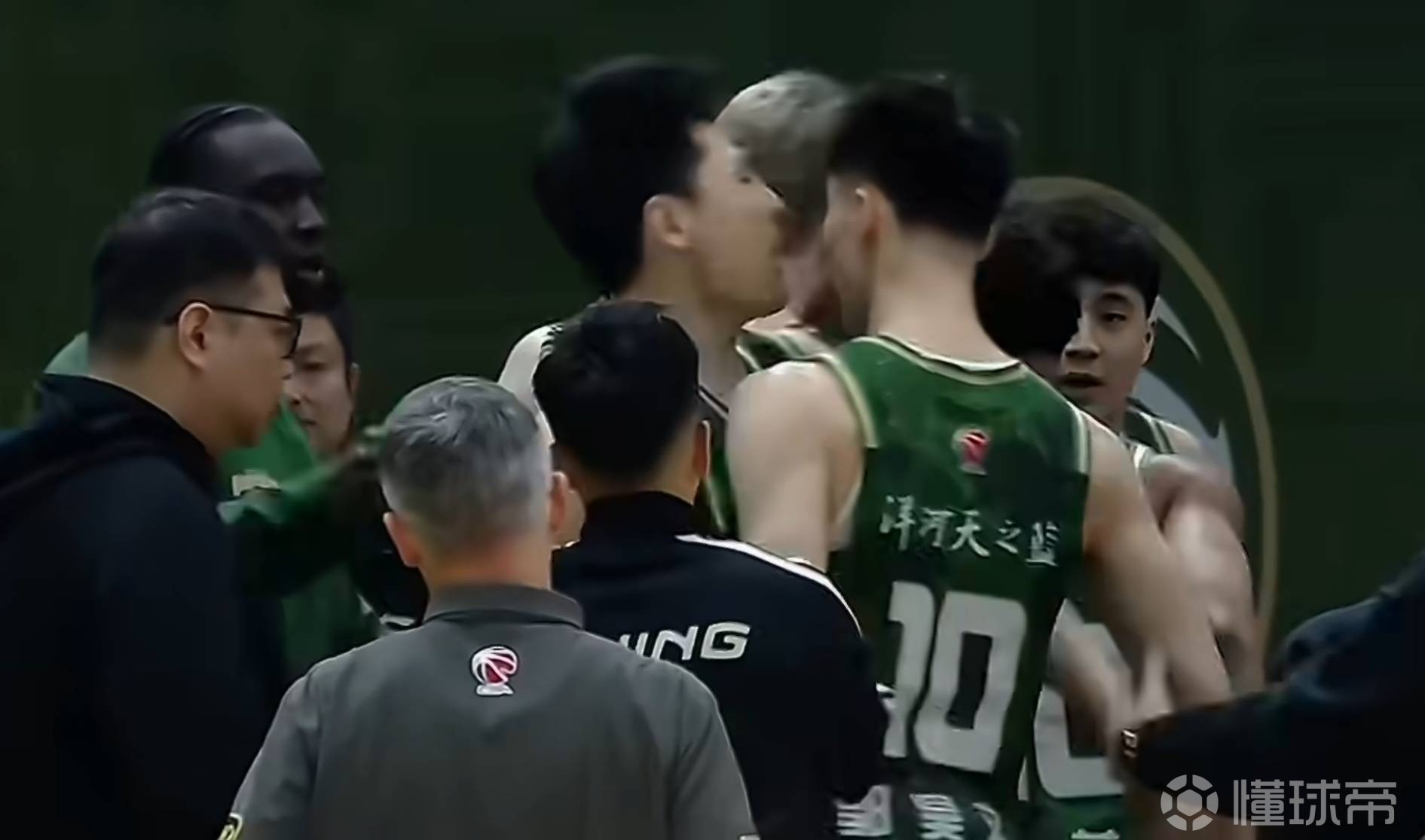 内讧了，郭昊文&赵柏清刚开场就激情对喷，随后双双被DNP