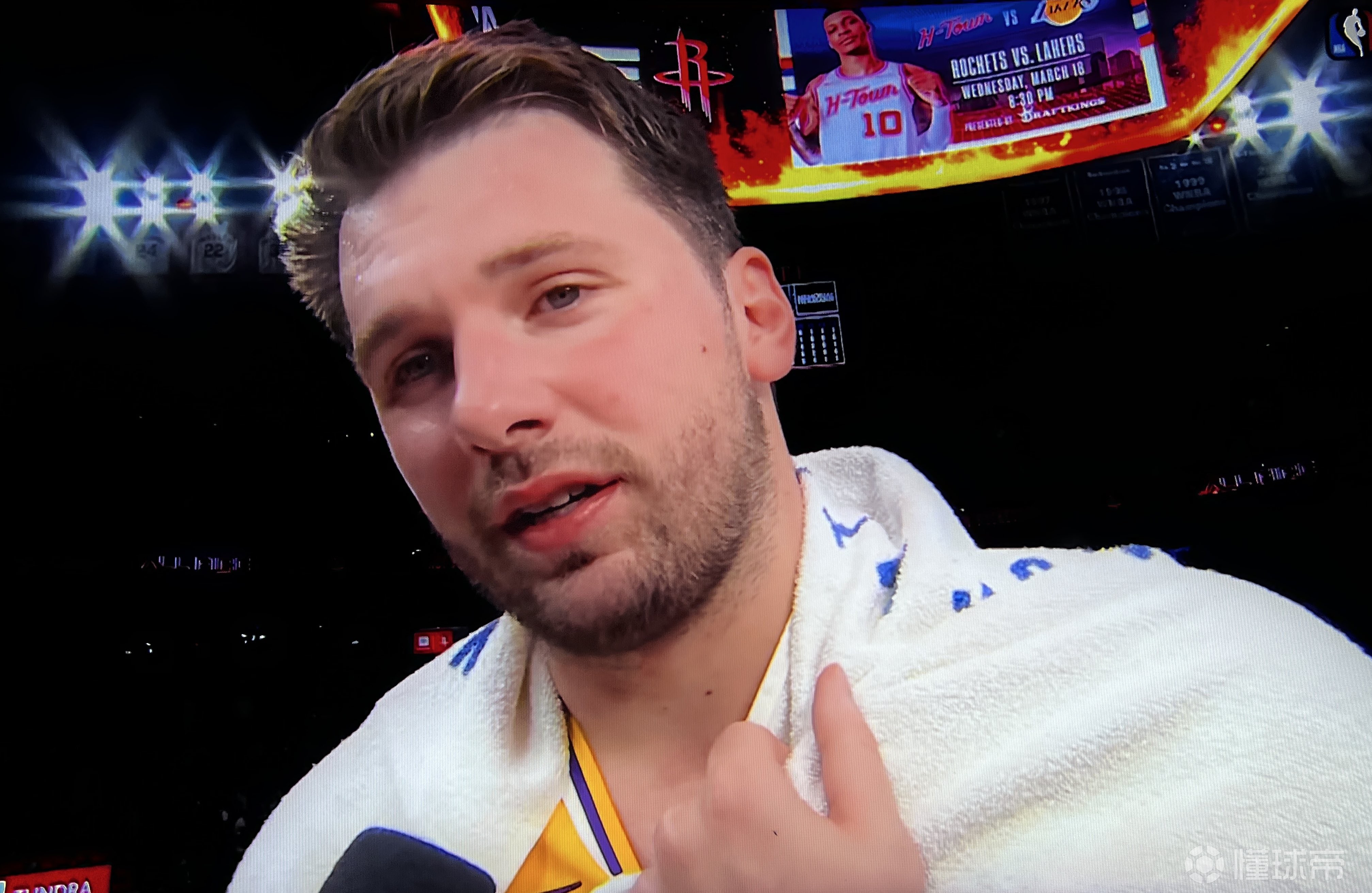 东契奇：过去几场比赛感觉就像季后赛一样，对抗都很激烈