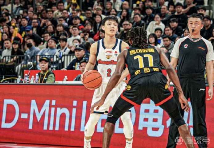 官方：因球迷在客场使用不当口号，广东队友好型赛场记分扣1分