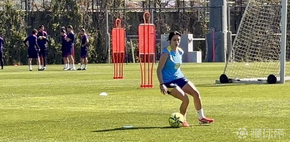 世体：邦马蒂为复出迈出重要一步，她今日在训练中开始触球