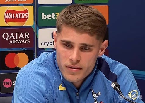 范德芬：首回合的滑倒跟鞋没关系；绝平红军是球队值得得到的