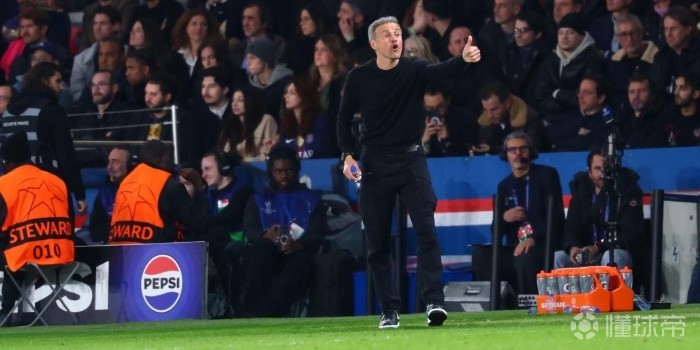 100%，恩里克执教生涯欧冠淘汰赛6次对阵英格兰球队全部晋级