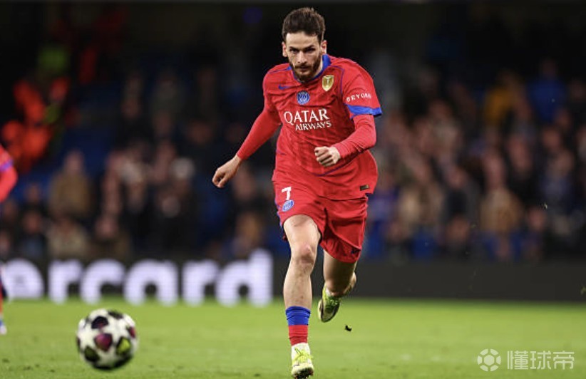 KK：对切尔西两场比赛进三球太棒了；我“挑”比赛踢？不是的