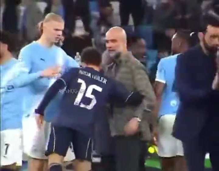 实拍居莱尔赛后主动找瓜迪奥拉和哈兰德问好