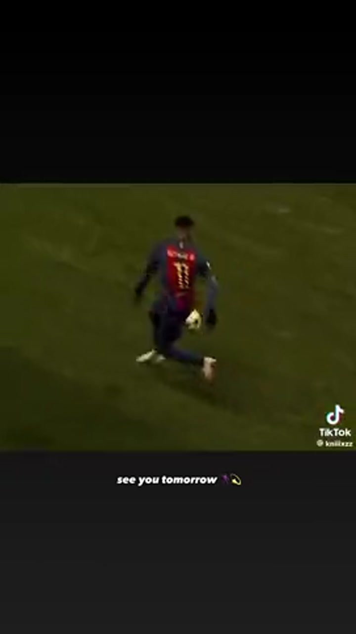 亚马尔社媒晒内马尔效力巴萨时期集锦：明天见！