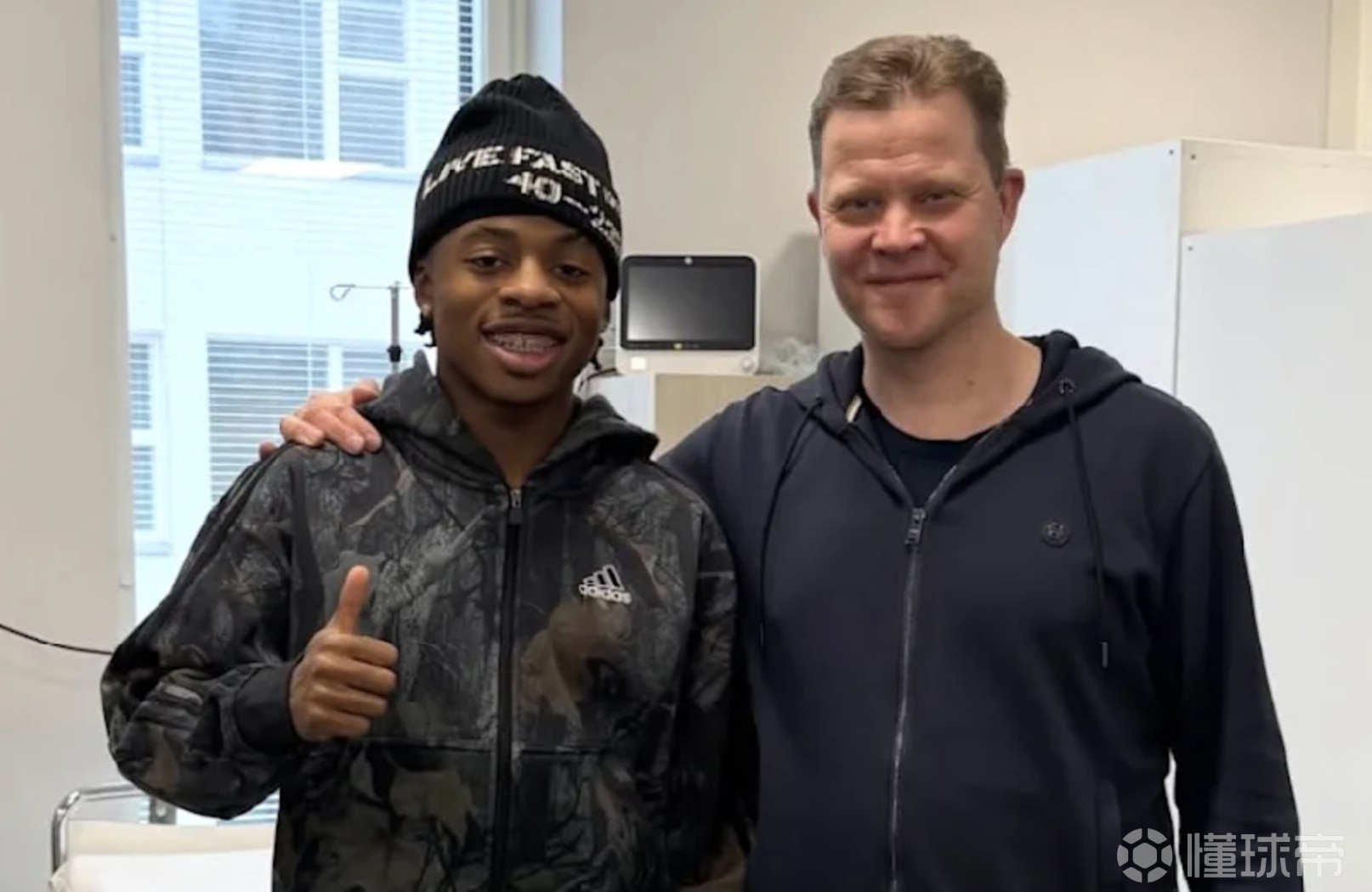 图片报：拜仁小将威兹德姆-迈克的左侧髋部肌肉手术顺利完成