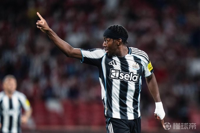 关键先生，埃兰加是历史第三位欧冠淘汰赛客战巴萨进球2+球员