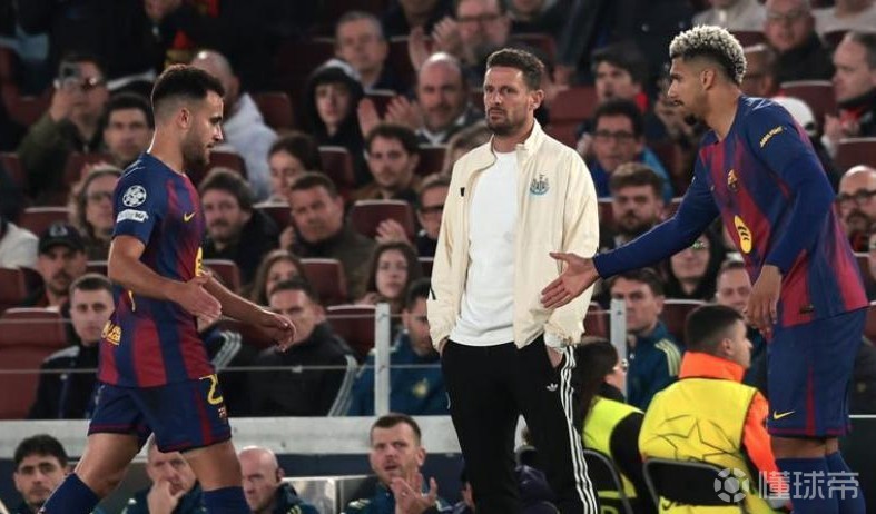 世体：埃里克-加西亚没受伤，被换下是因本场节奏快避免风险