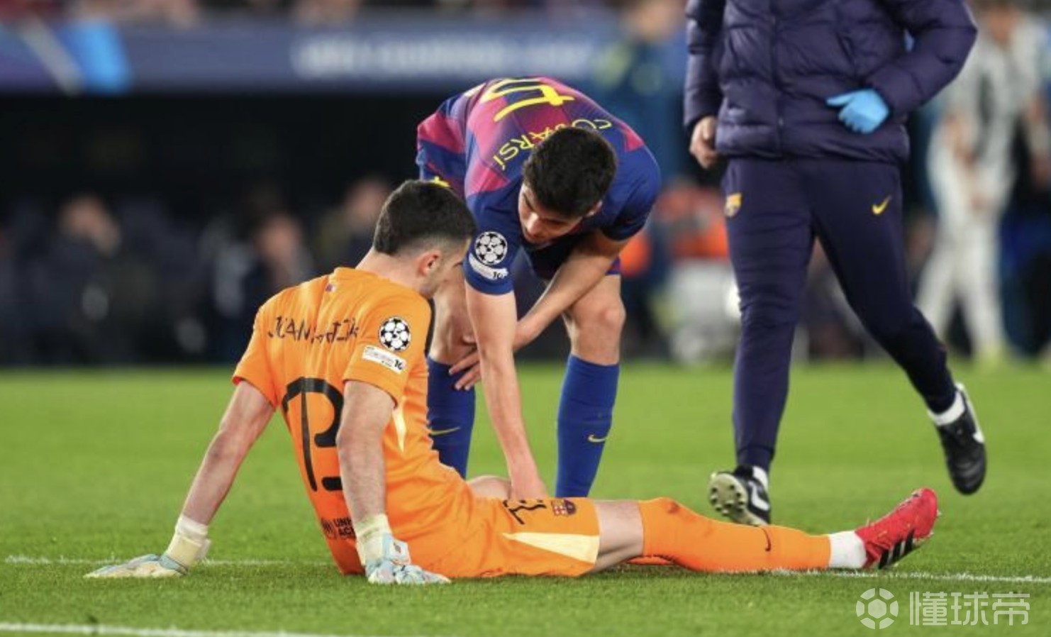 世体：巴萨更衣室内部消息称霍安-加西亚的伤大概率问题不大