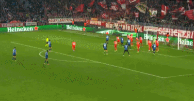 第85分钟，萨马尔季奇禁区后点头球顶空门破门，拜仁4-1亚特兰大