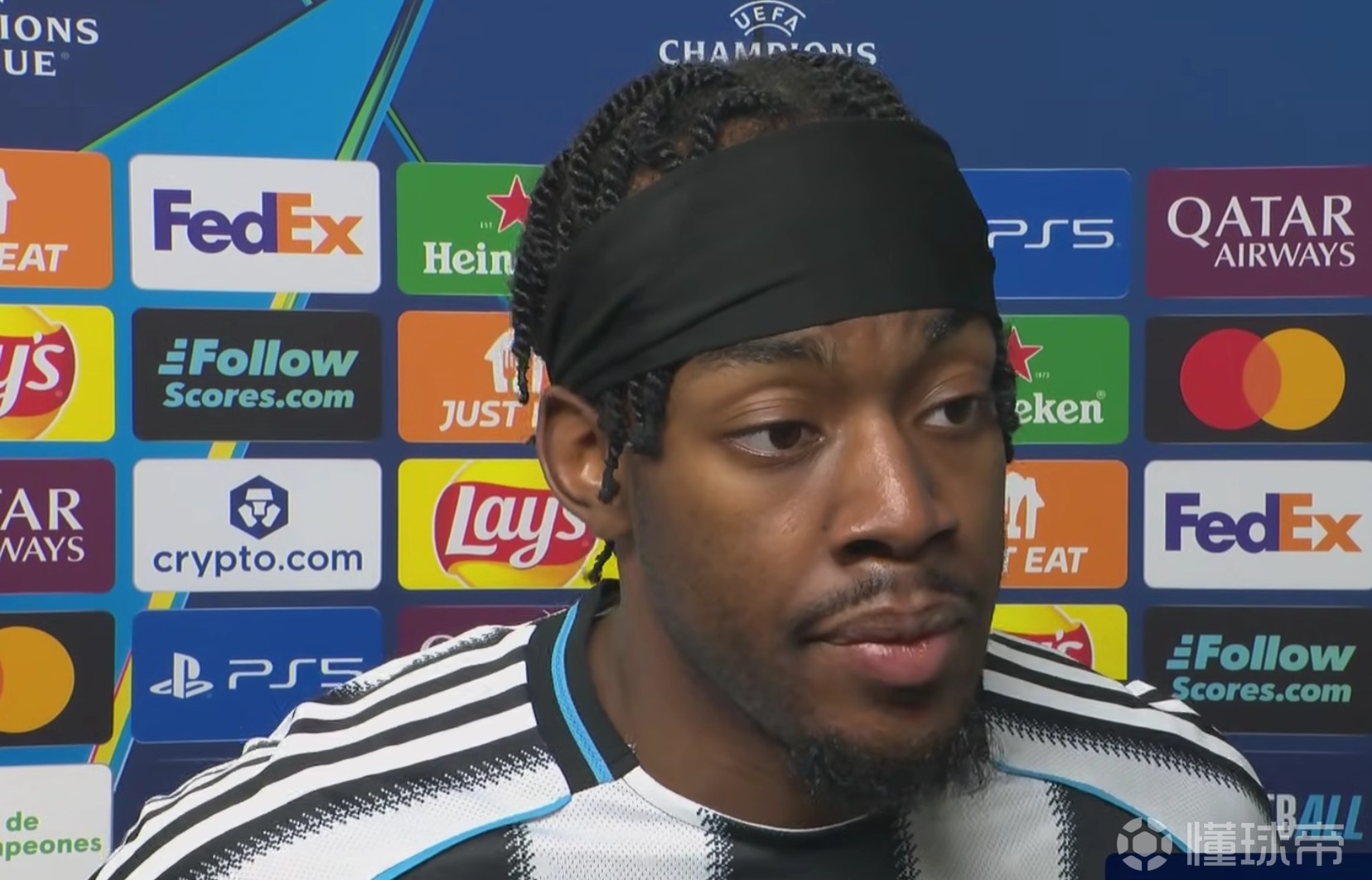 埃兰加：下半场我们犯了些愚蠢的错误，这让我们输掉了比赛