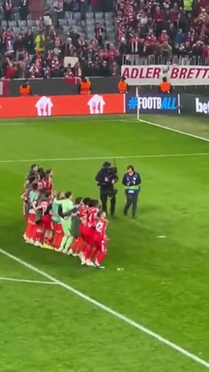 赛后拜仁球迷们高唱：马德里，马德里，狠狠羞辱马德里