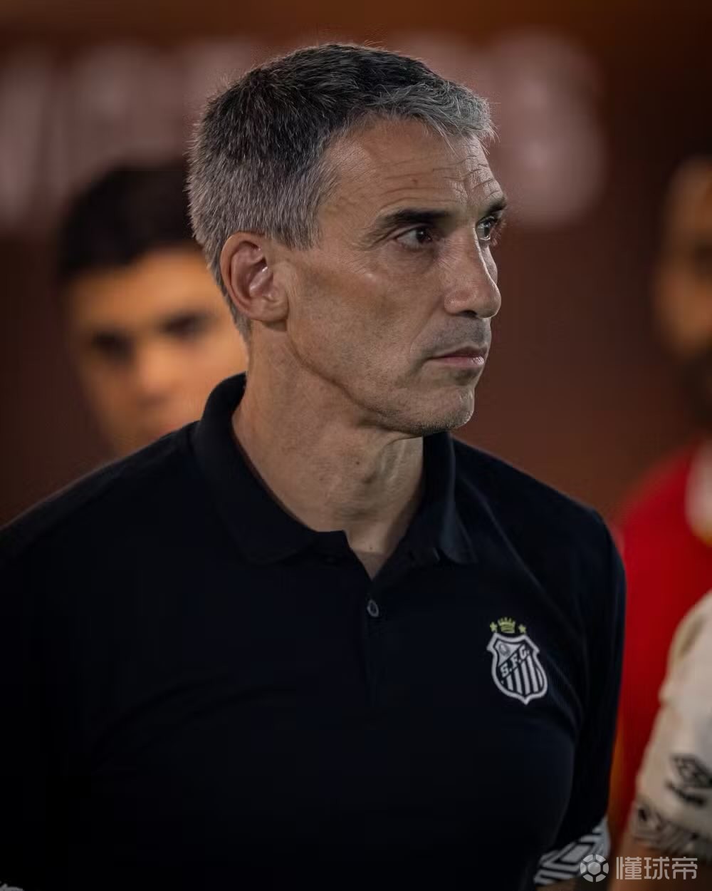 官方：桑托斯主帅沃伊沃达下课；本赛季巴甲率队7轮仅取1胜