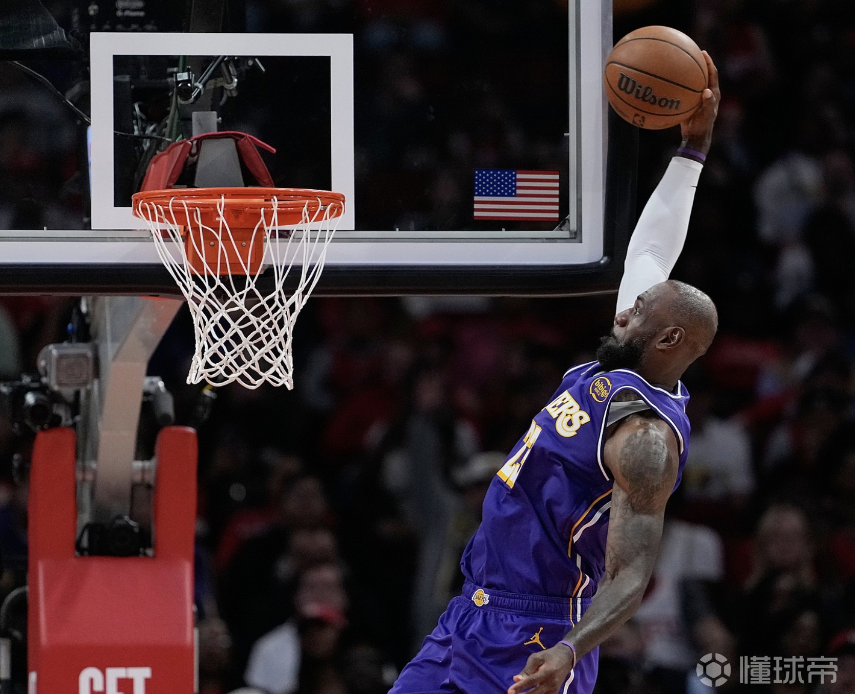 杜兰特：詹姆斯能再打个四五年，他是一个划时代的运动员