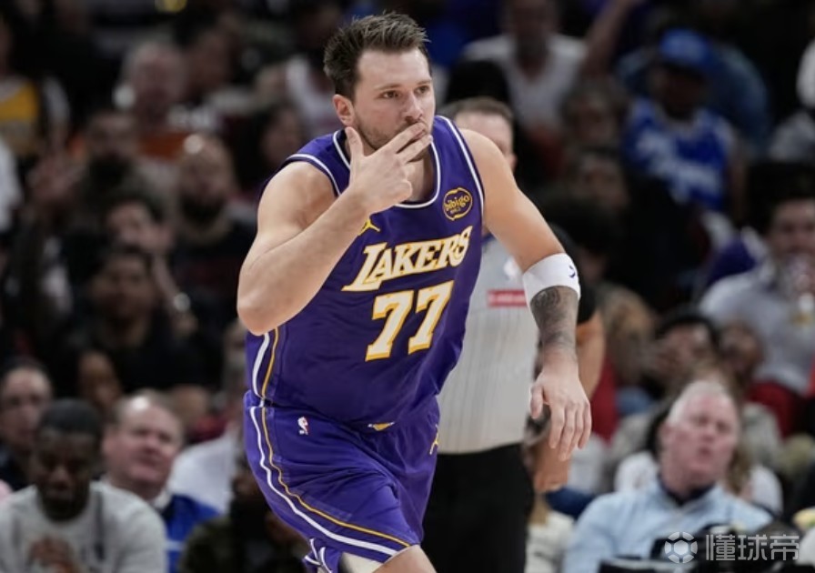 东契奇：能每晚看见詹姆斯并见证他的伟大，这种感觉棒极了