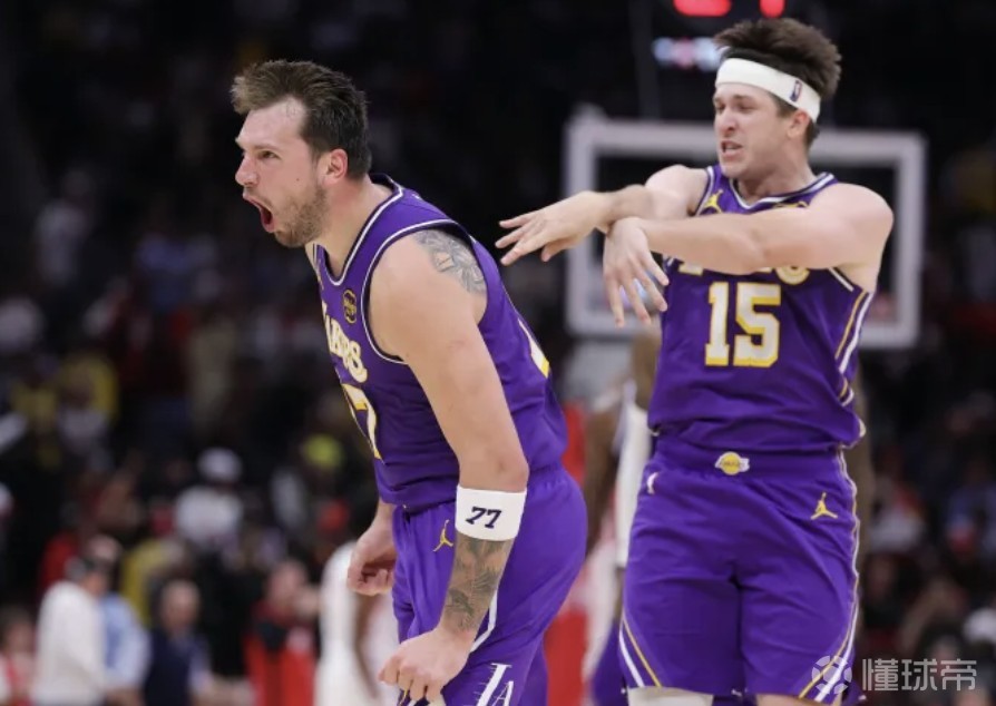 里夫斯：末节东契奇上演了教科书级的表演，全队现在都很无私