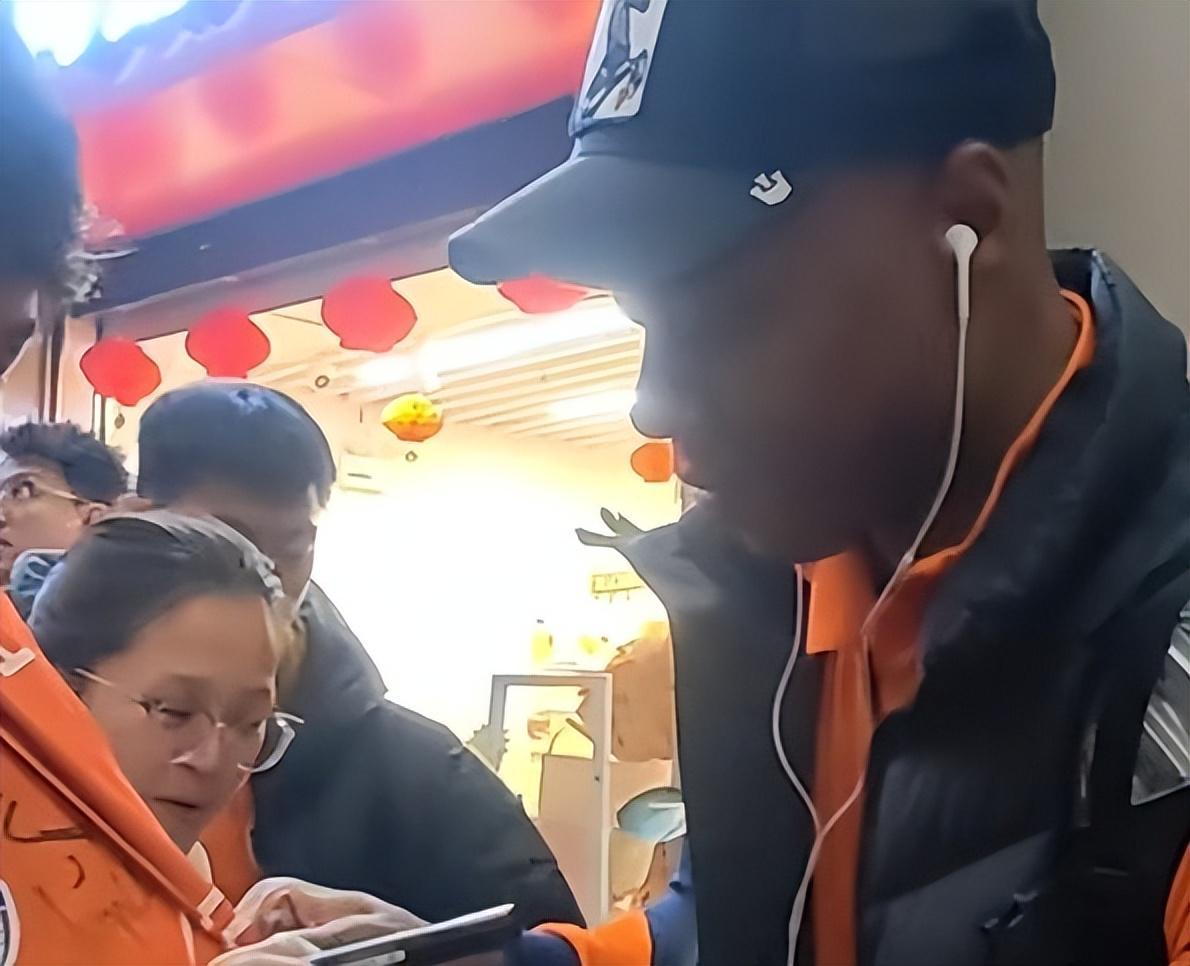 喜讯！青岛海牛主场踢浙江有望首胜，大牌外援老婆来了，日思夜想