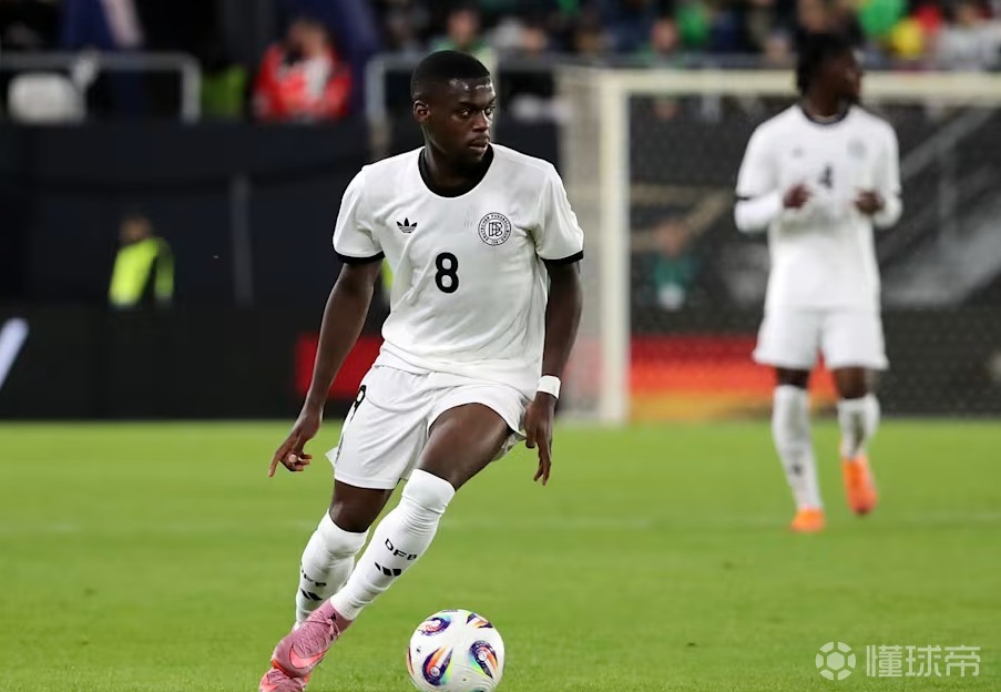 官方：拜仁激活阿塞科的回购条款，球员将在赛季结束后返回