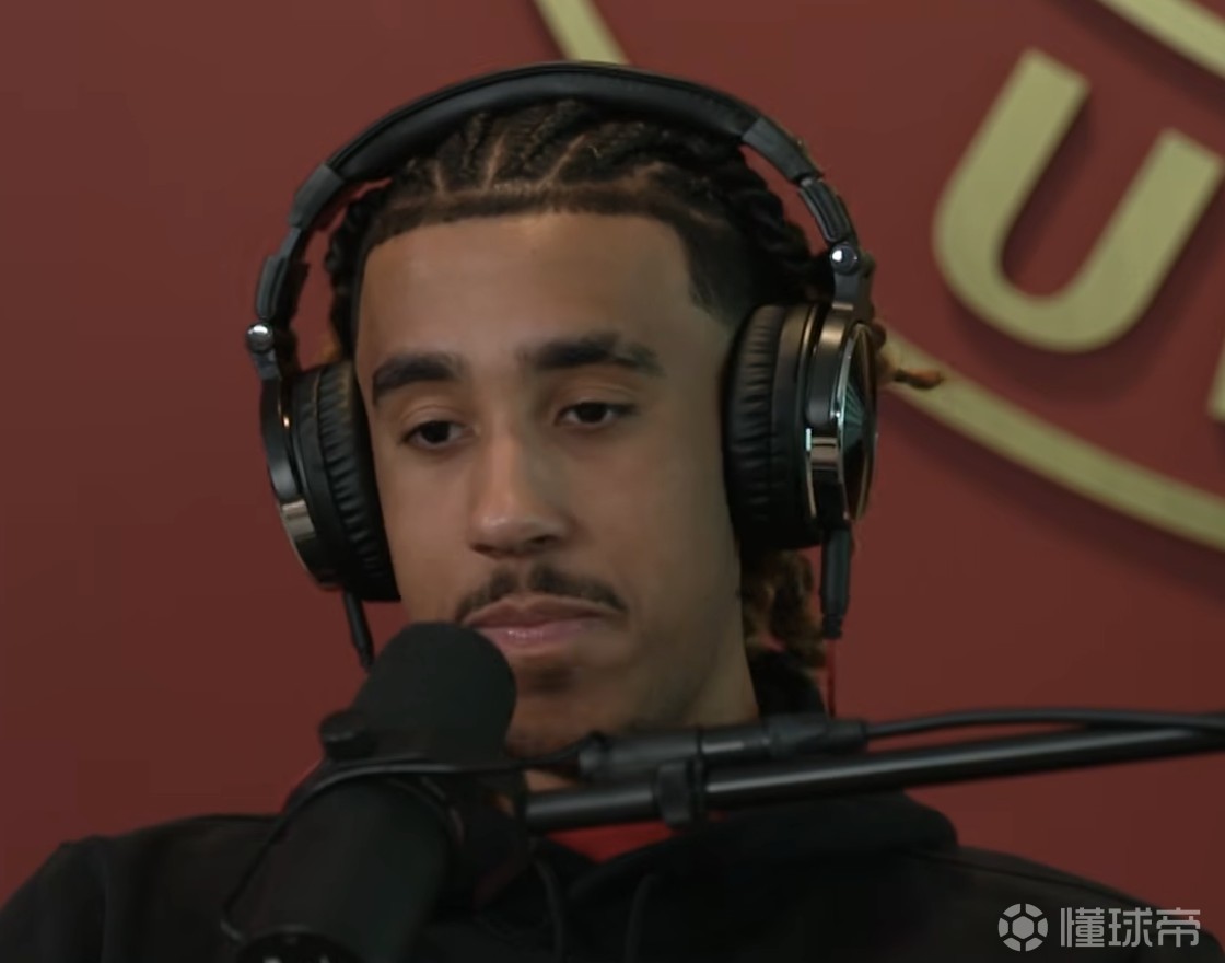 约罗：以当下阵容曼联能争一切荣誉；合作过的最佳球员是B费