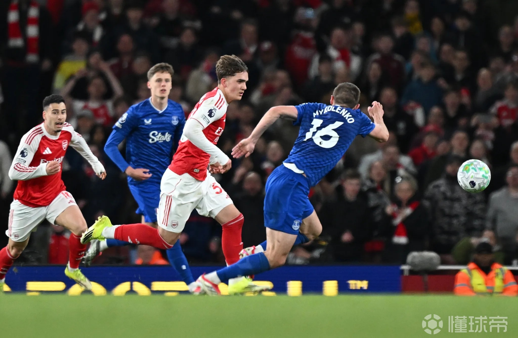 太阳报：道曼球衣需求大增，阿森纳球迷商店忙于应对