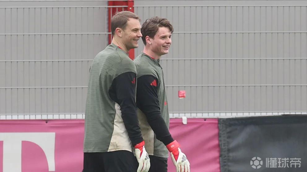 图片报：拜仁希望诺伊尔客战弗赖堡复出；阿方索开始有球训练