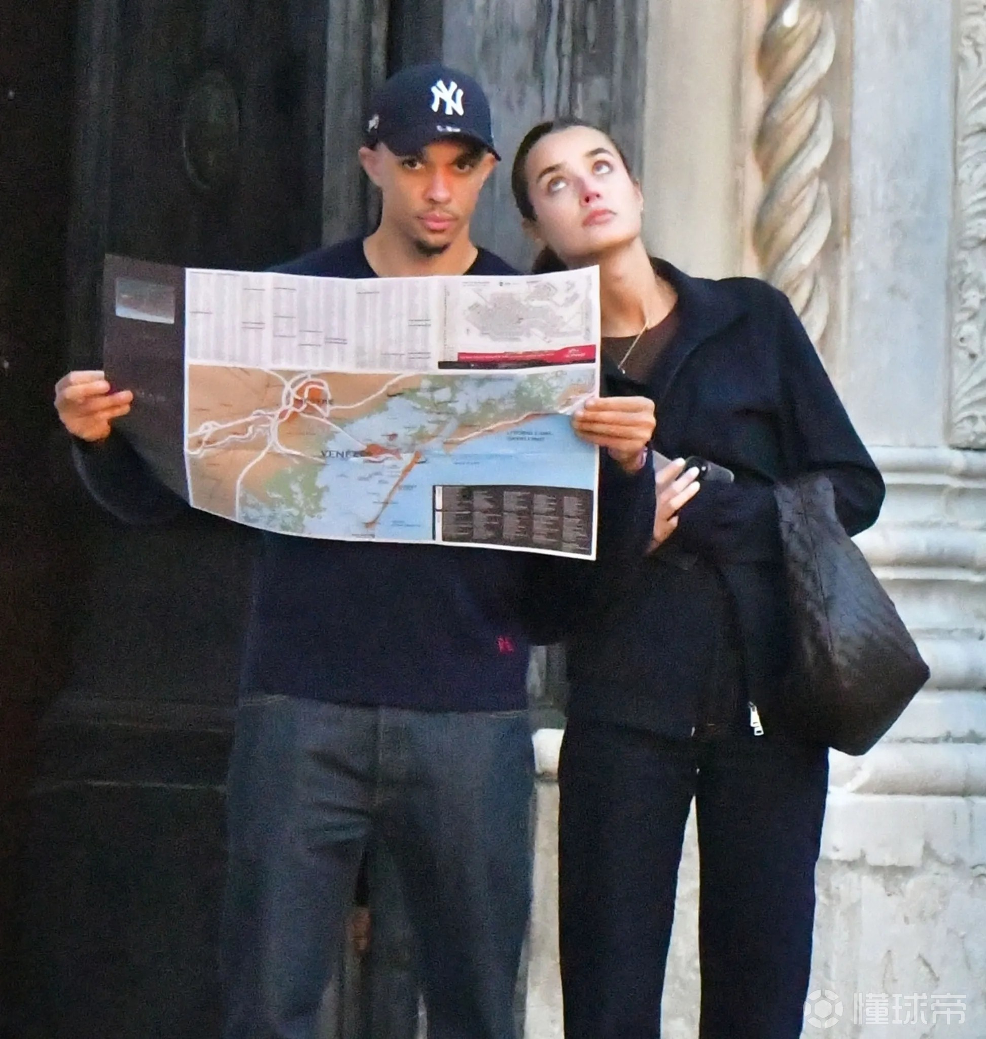 太阳报：阿诺德与模特女友分手，两人交往18个月