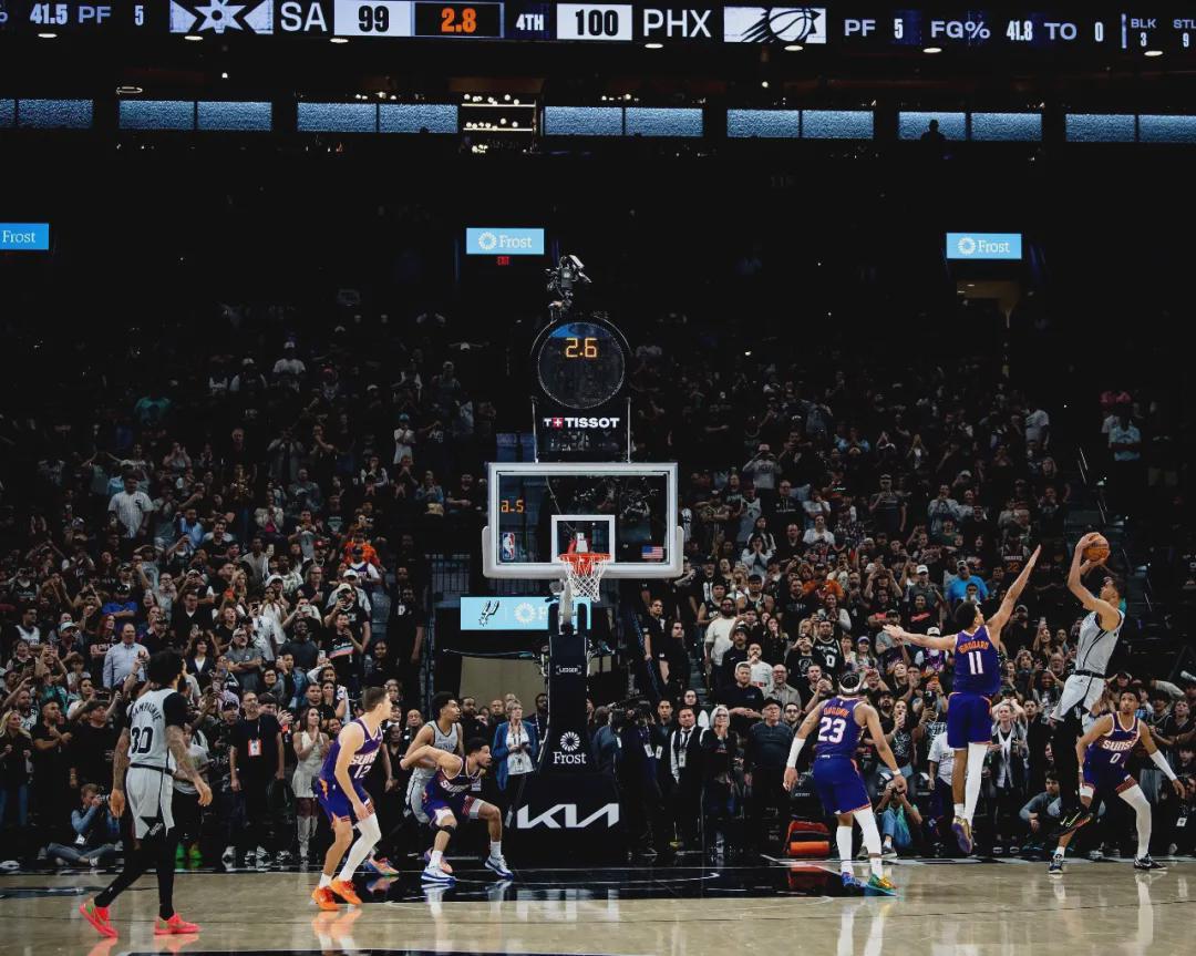 文班亚马绝杀！马刺20胜1负！时隔七年重返季后赛